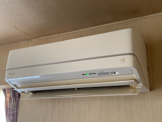広島市東区馬木　DAIKNお掃除機能付エアコンクリーニング