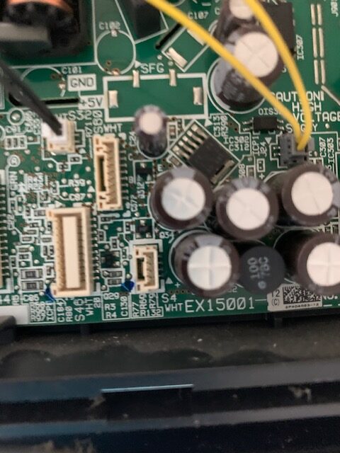 ダイキンお掃除機能付エアコン　基盤目視出来ない！